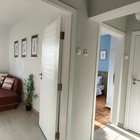 5munutes From The Airport & 15 From The Center