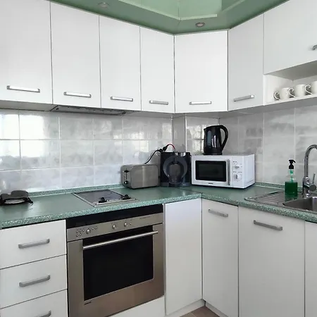 5munutes From The Airport & 15 From The Center *