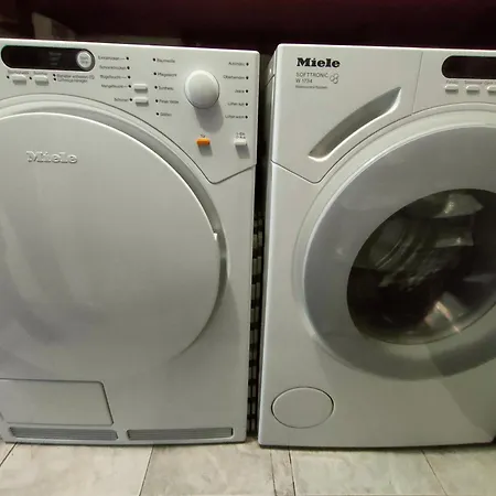 5munutes From The Airport & 15 From The Center *